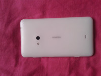 White Nokia Lumia 625