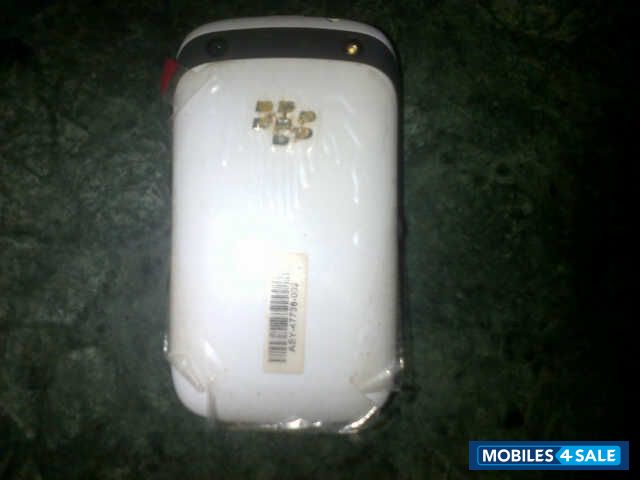 White BlackBerry Curve 9320