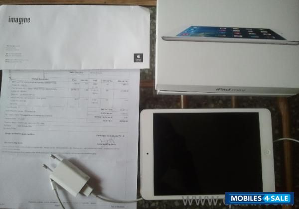 White Apple iPad mini