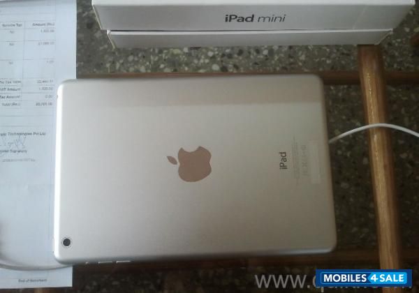 White Apple iPad mini