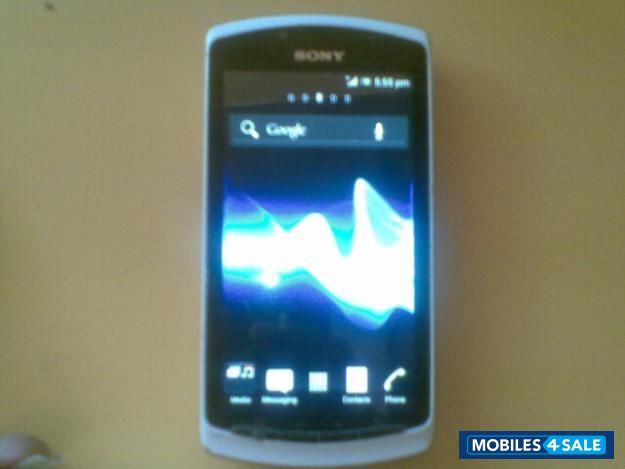 White Sony Xperia neo L