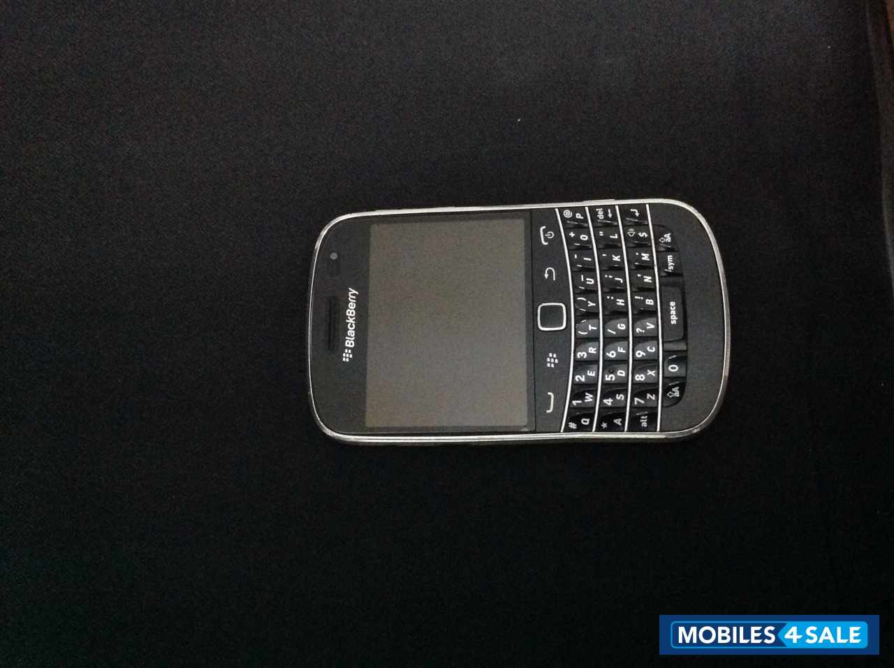 Black BlackBerry Bold 9900