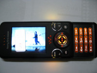 Black Sony Ericsson W580