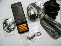 Black Sony Ericsson W580