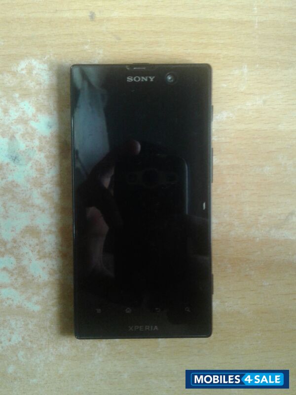 Black Sony Xperia ion