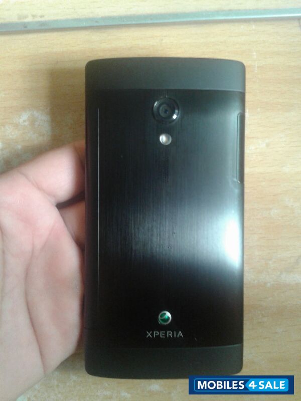 Black Sony Xperia ion