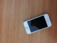 White Apple iPhone 4S