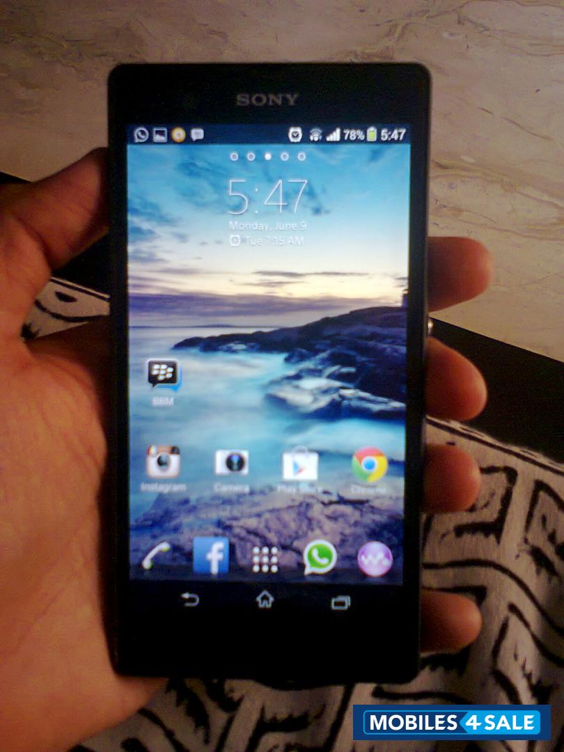 Black Sony Xperia Z