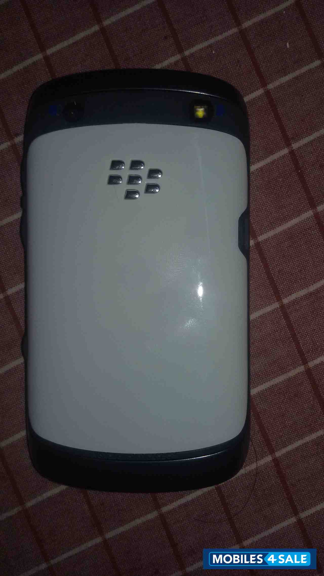 White BlackBerry Curve 9360