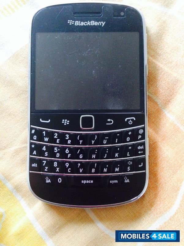 Black BlackBerry Bold 9900