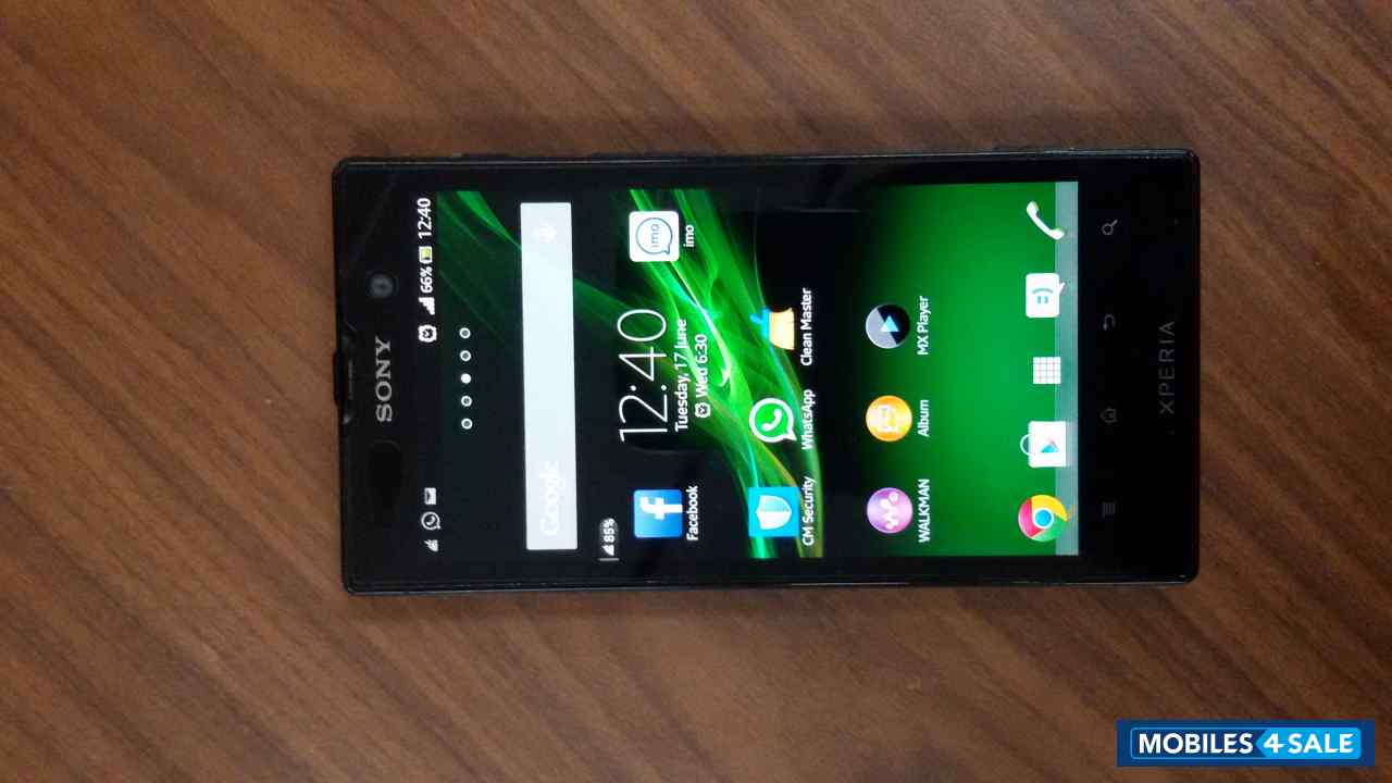 Black Sony Xperia ion