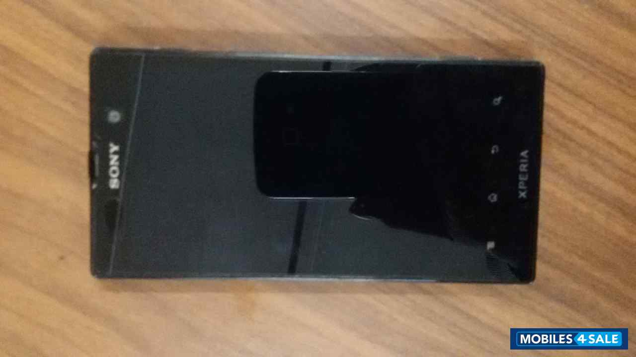 Black Sony Xperia ion