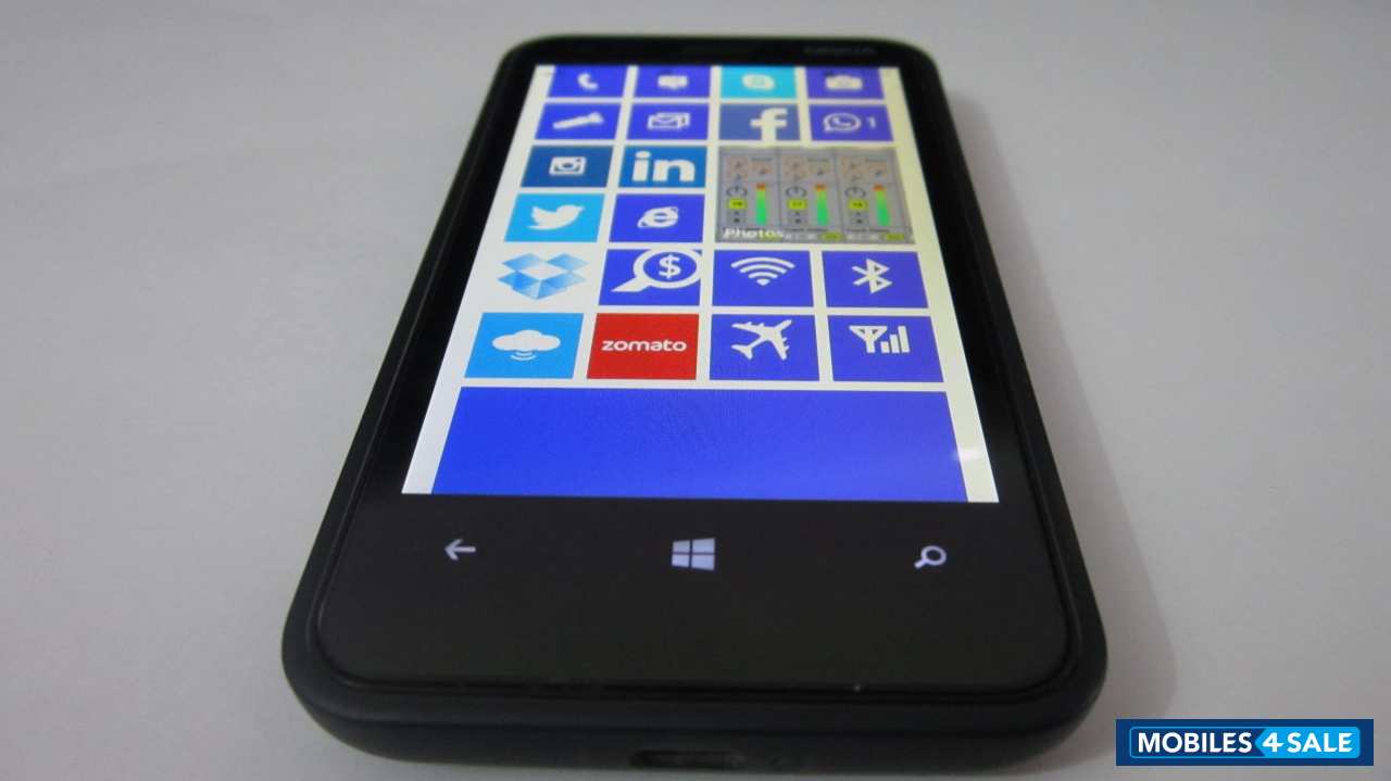 Black Nokia Lumia 620