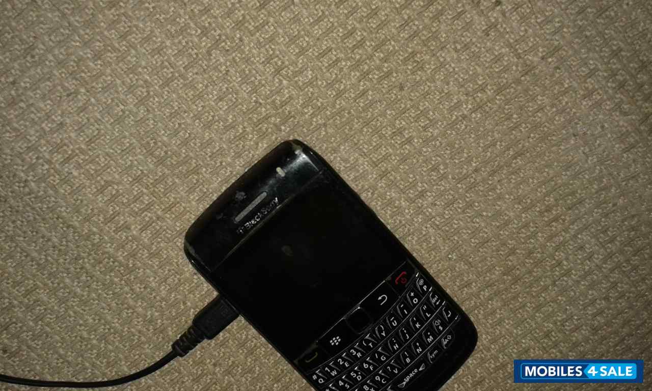 Black BlackBerry Bold 9780