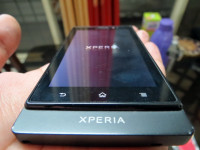 Black Sony Xperia sola