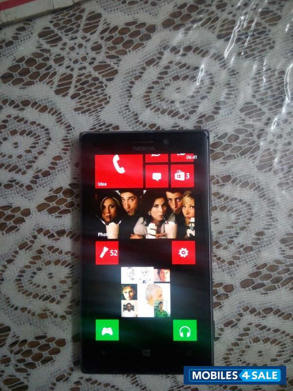 Black Nokia Lumia 925