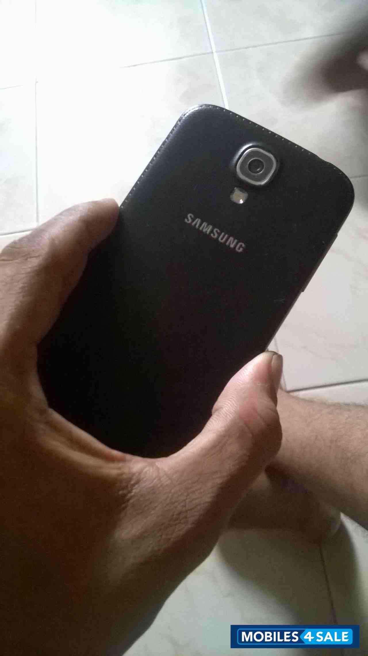 Black Samsung Galaxy S4