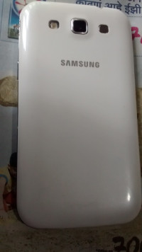 White Samsung Galaxy Grand Quarttro