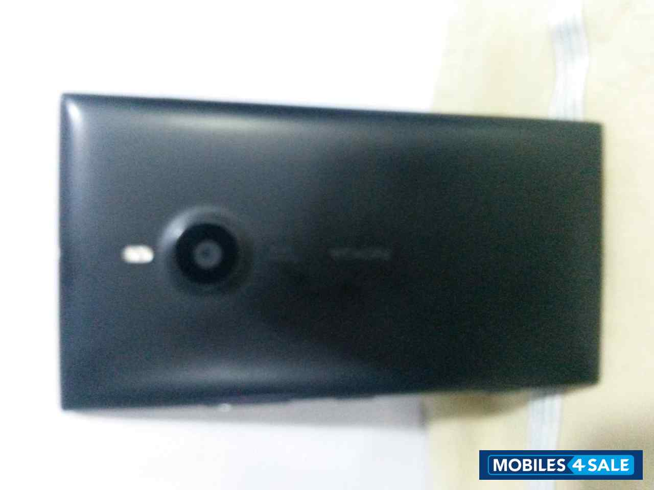 Black Nokia Lumia 1520