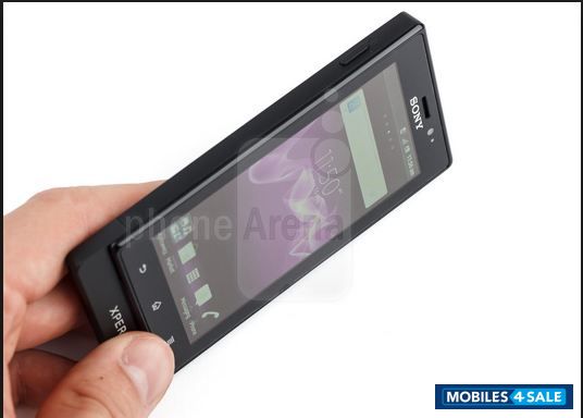 Black Sony Xperia sola