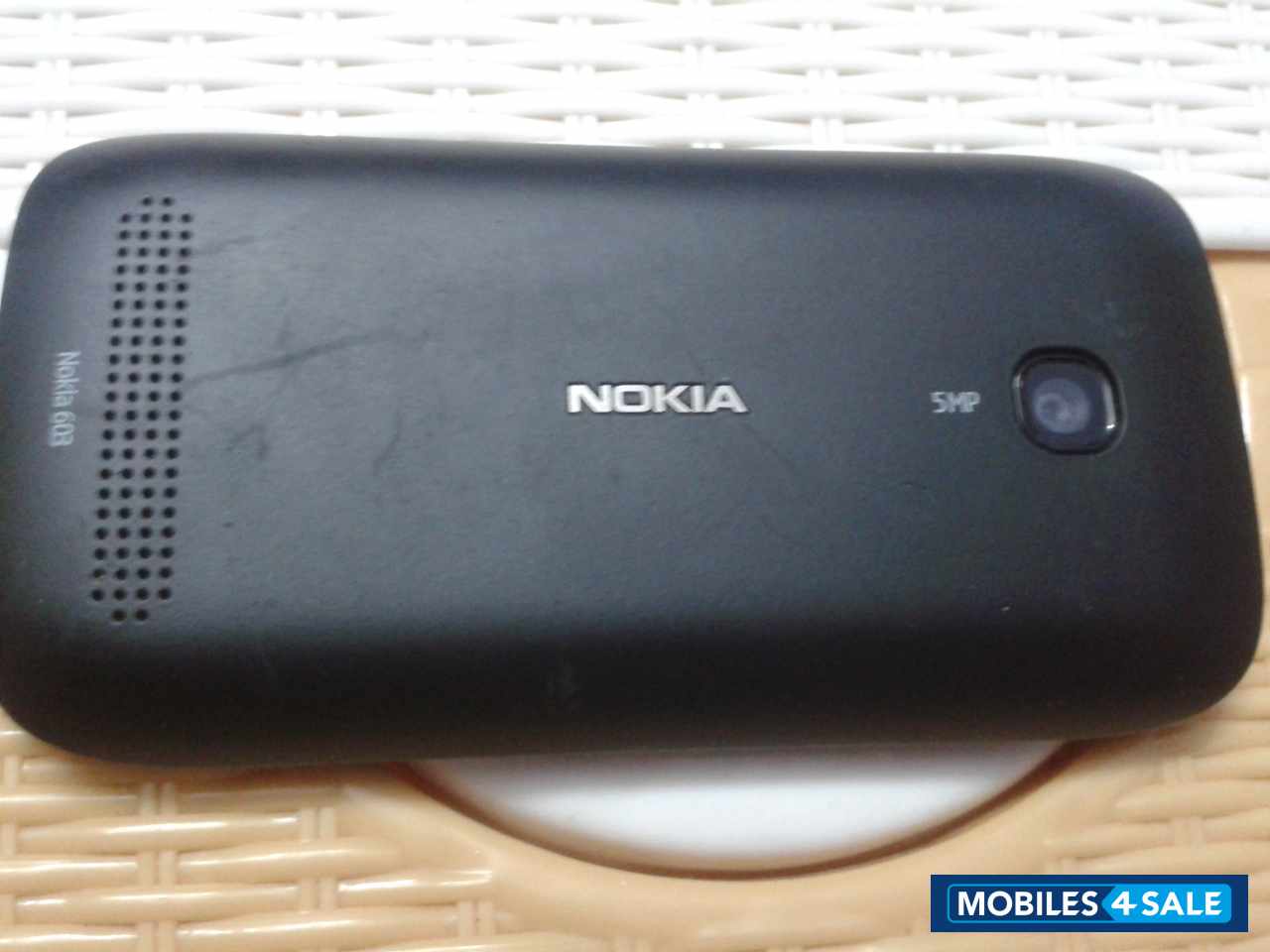 Black Nokia 603