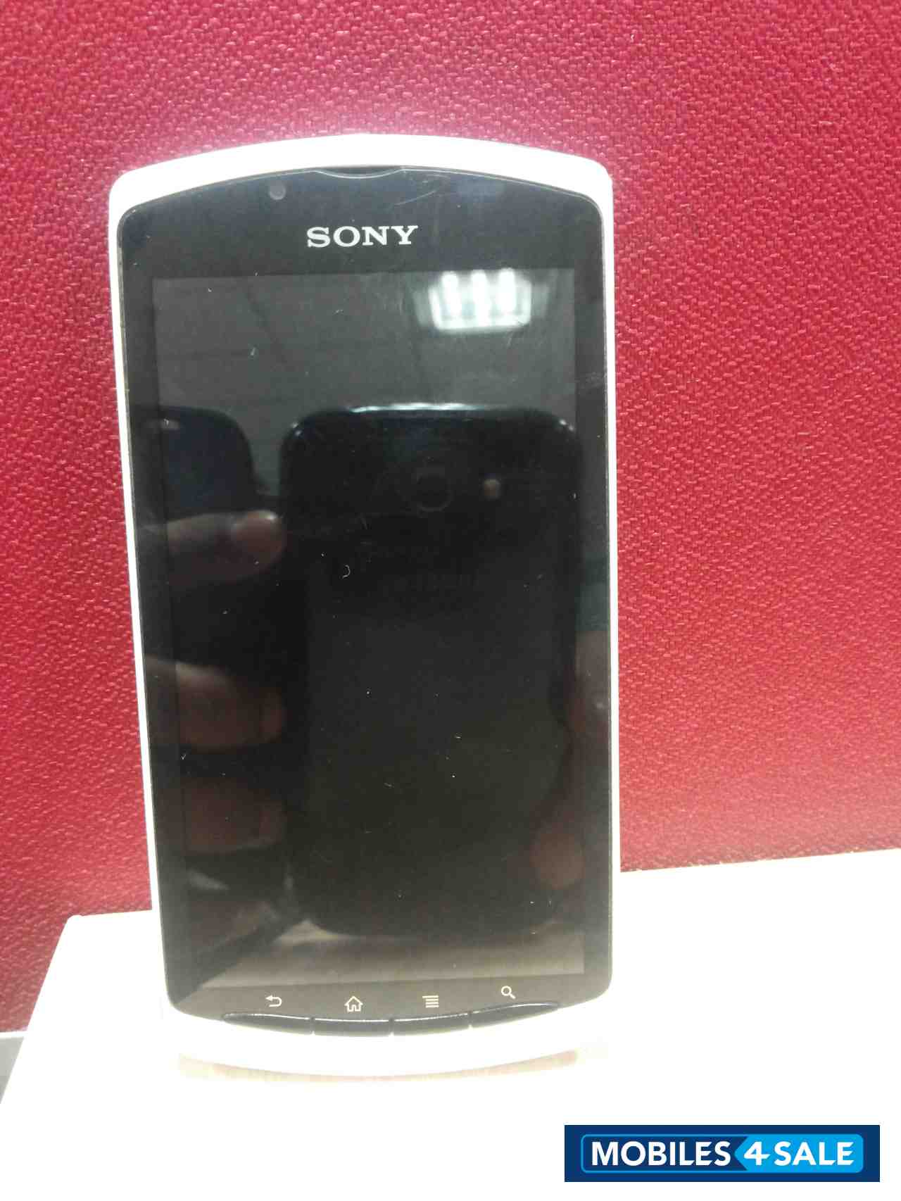 White Sony Xperia