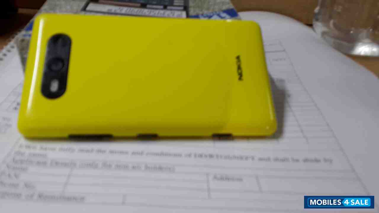 Yellow Nokia Lumia 820