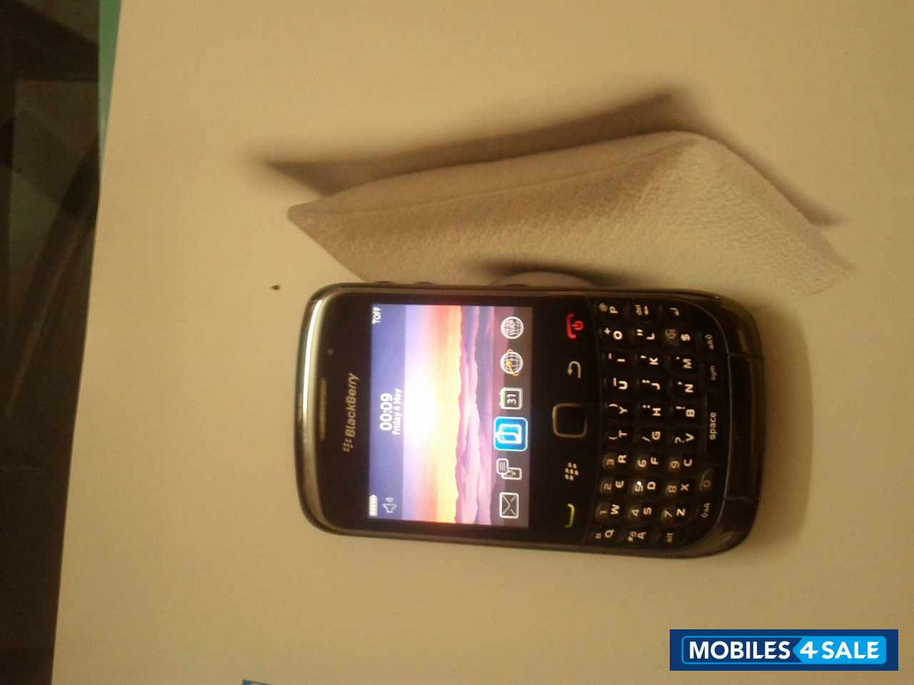 Black BlackBerry Curve 9300