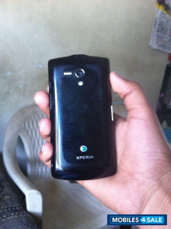 Black Sony Xperia neo L