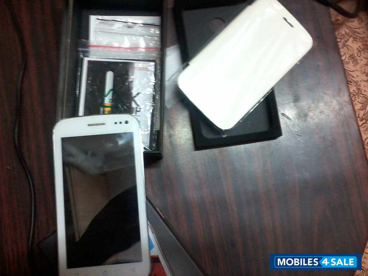 White Micromax Canvas 2 Plus A110Q