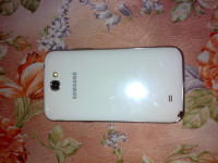 White Samsung Galaxy Note 2