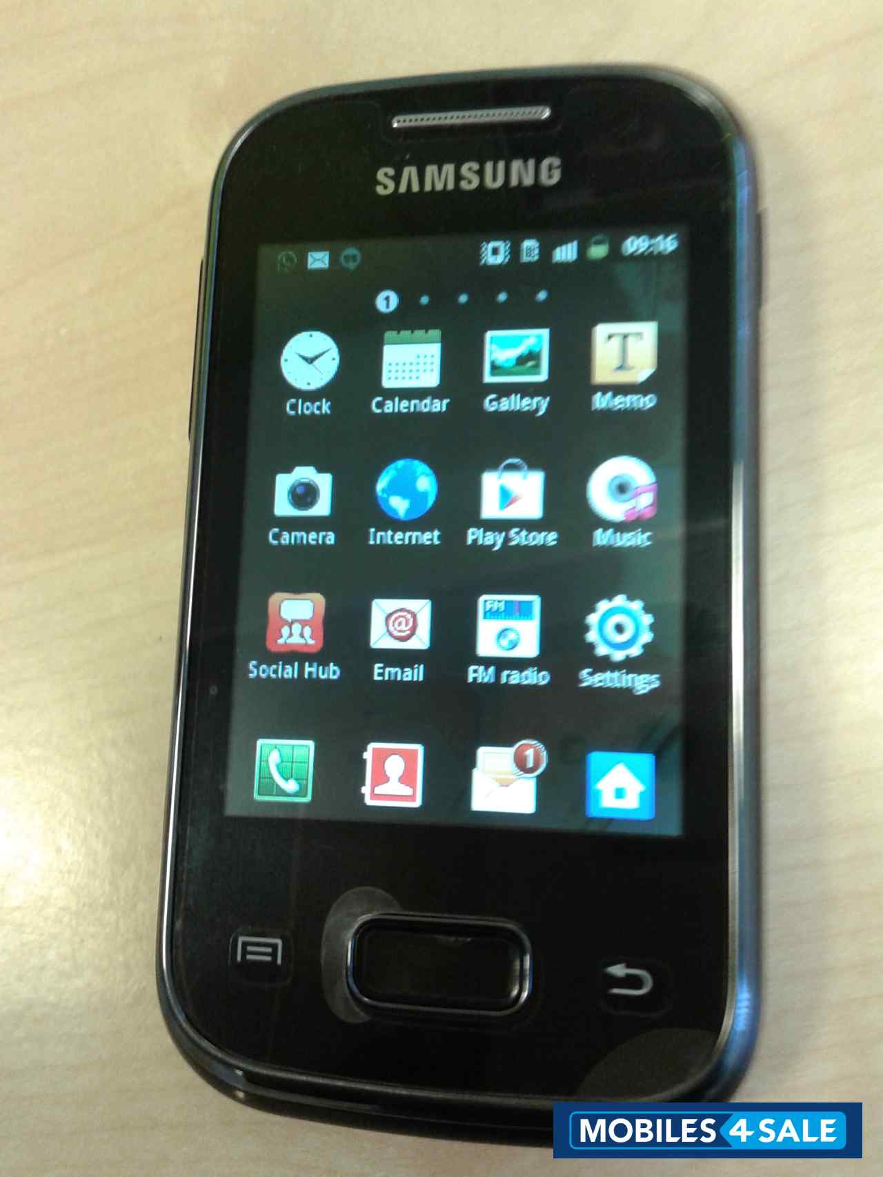 Black Samsung Galaxy Pocket