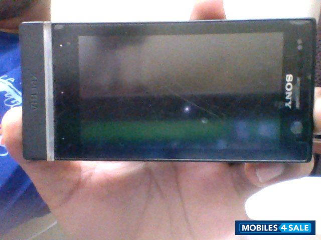 Black Sony Xperia U