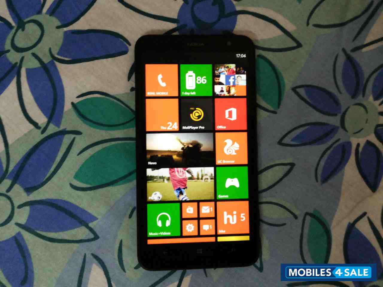 Black Nokia Lumia 1320