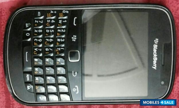 Black BlackBerry Bold 9900