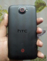 Black HTC One X Plus