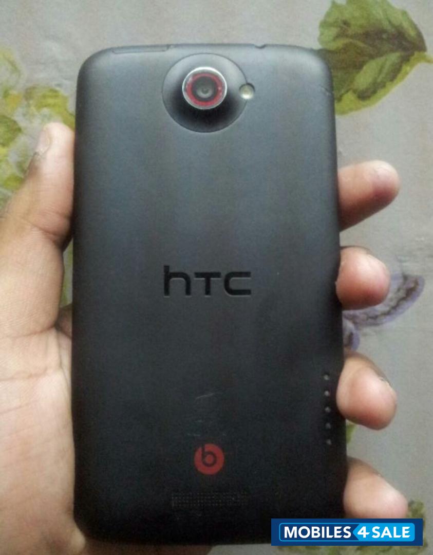 Black HTC One X Plus