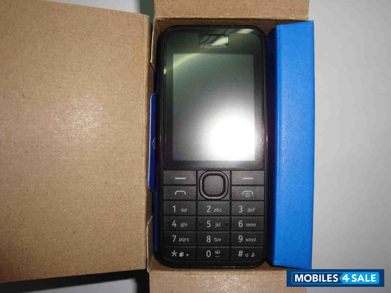 Black Nokia 208