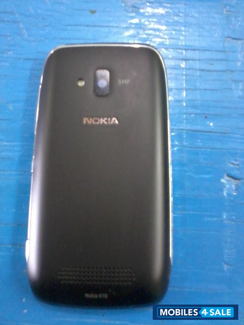 Black Nokia Lumia 610