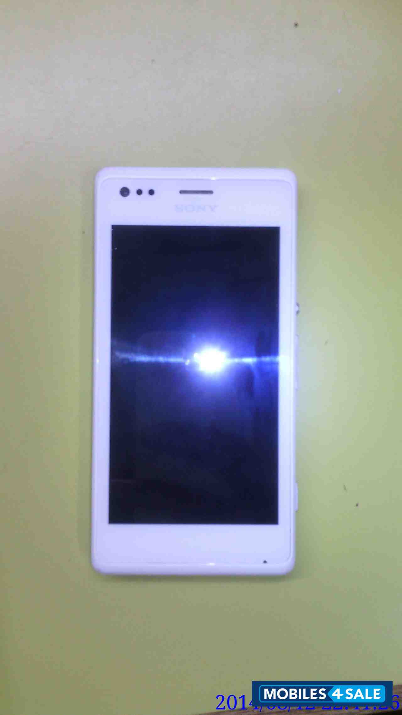 White Sony Xperia M