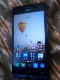 Black Asus Zenfone 5