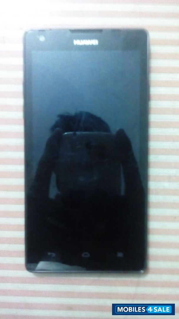 Black Huawei Ascend G700