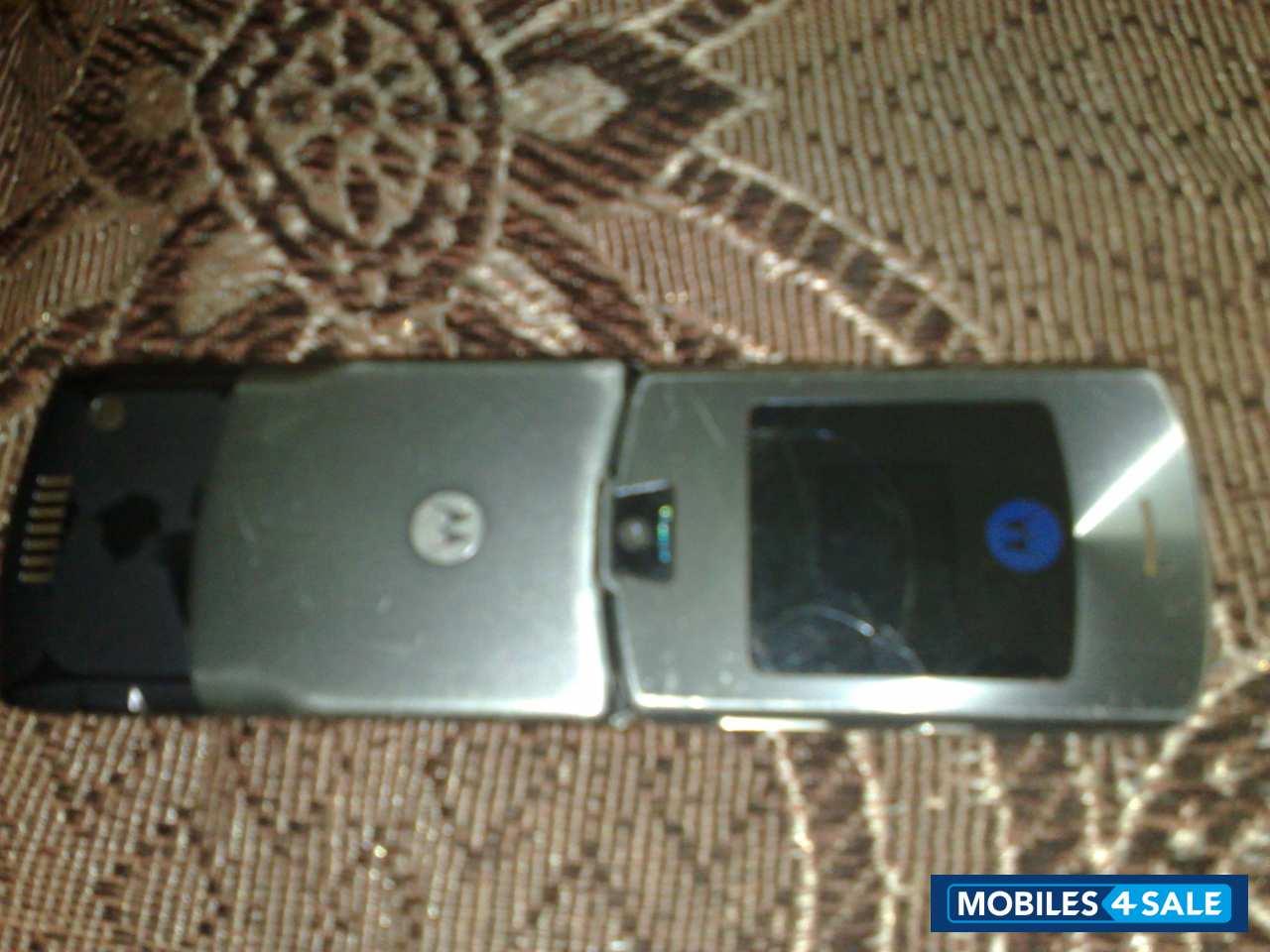 Black Motorola MOTORAZR V3i