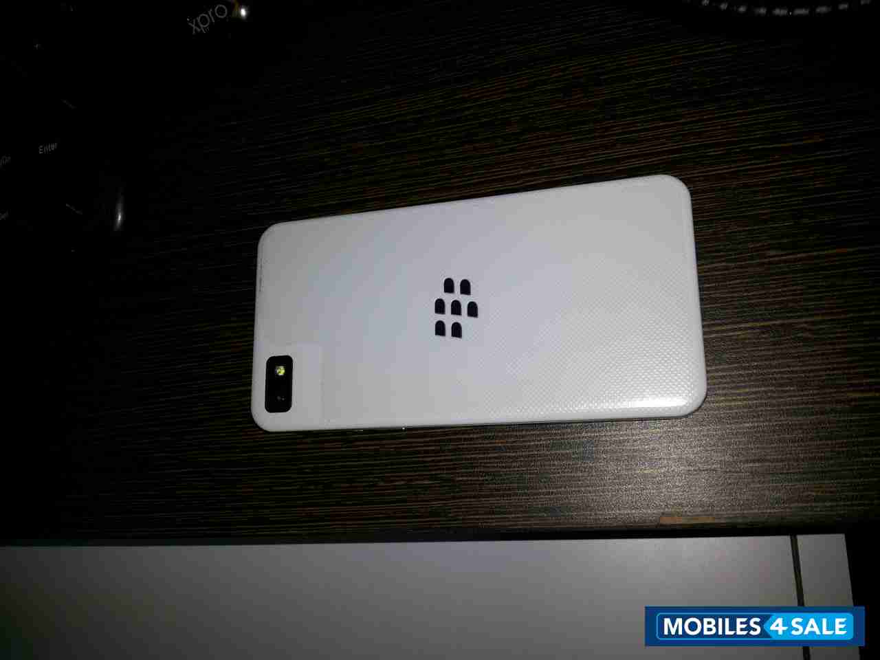 White BlackBerry Z10