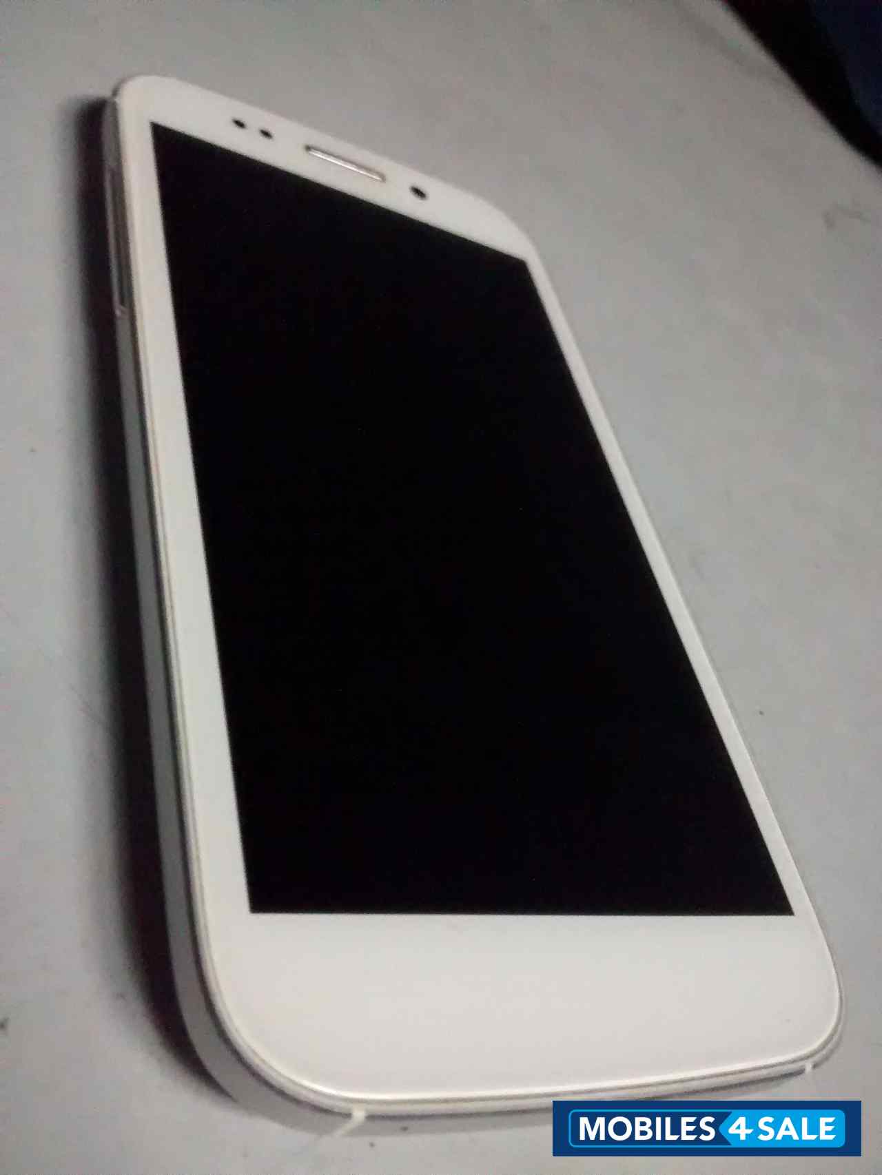 White Micromax Canvas 4 A210