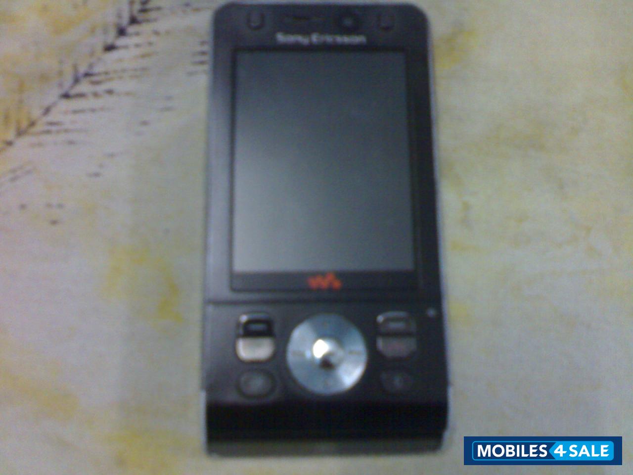 Black Sony Ericsson W910