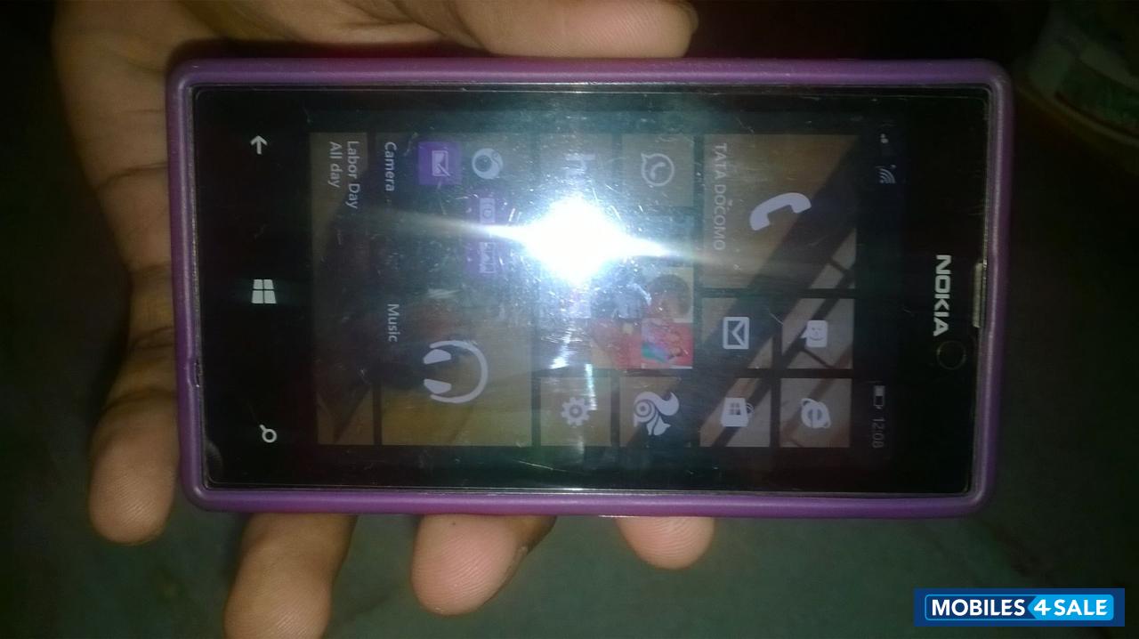 Black Nokia Lumia 525