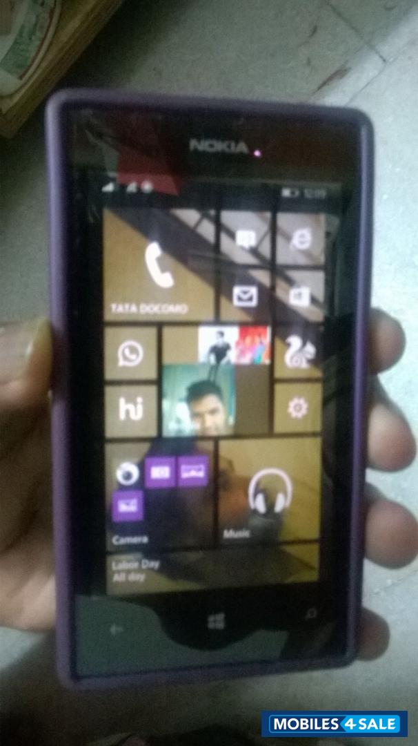 Black Nokia Lumia 525