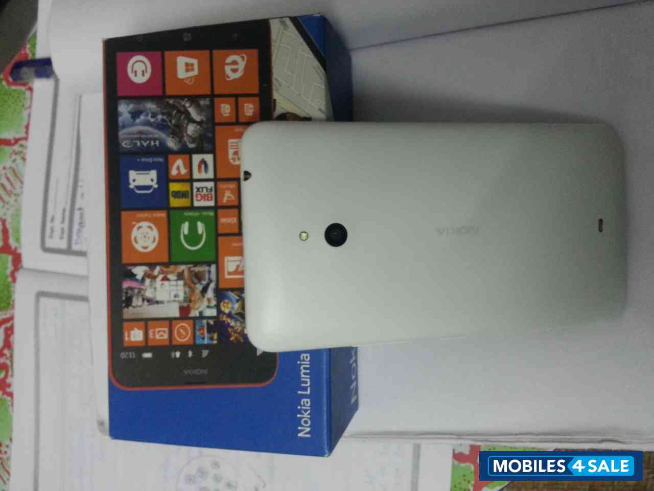 White Nokia Lumia 1320