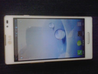 White LG Optimus L9 P765